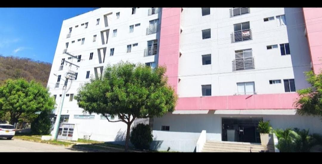 Vp02: Spacious In Safe Location Apartment Valledupar